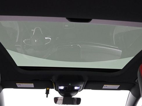 New 2025 Volkswagen GTI SE image 8