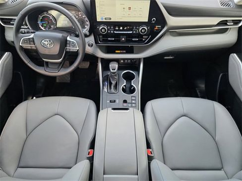 Used 2026 Toyota Highlander XLE image 22