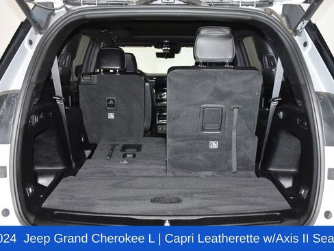Used 2024 Jeep Grand Cherokee L Limited w/ Luxury Tech Group II image 32