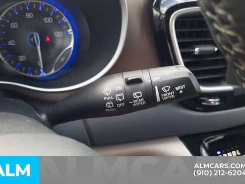 Used 2022 Chrysler Voyager LX image 17