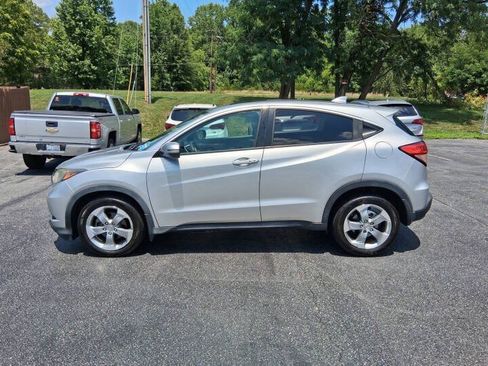 Used 2016 Honda HR-V EX image 8