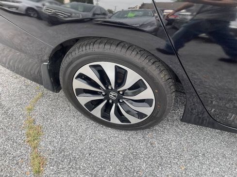 Used 2017 Honda Accord Hybrid Sedan image 29
