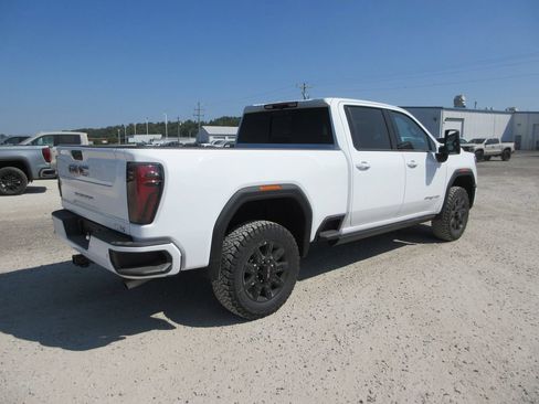 New 2026 GMC Sierra 2500 AT4 w/ AT4 Premium Plus Package AWD/4WD image 4