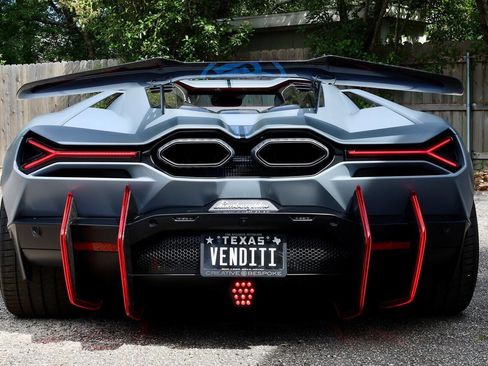 Used 2024 Lamborghini Revuelto AWD/4WD image 3