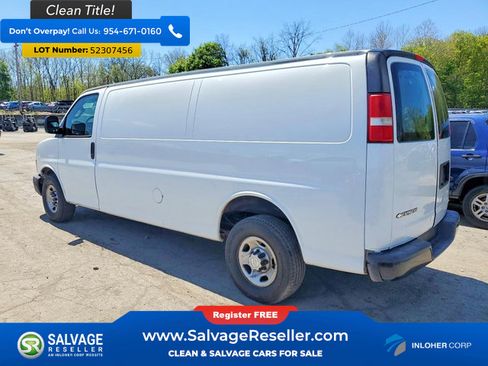 Used 2018 Chevrolet Express 3500 Extended w/ Driver Convenience Package RWD image 3