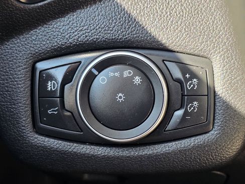 Used 2019 Ford Escape SE FWD image 11