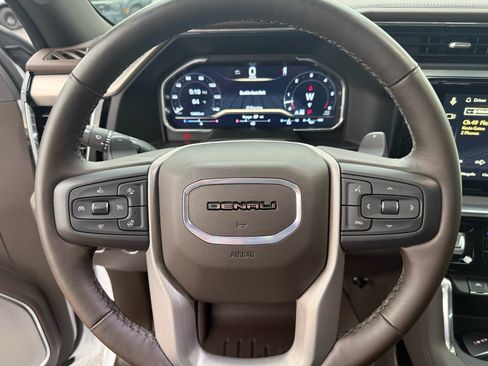 Used 2025 GMC Sierra 1500 Denali w/ Denali Reserve Package AWD/4WD image 24