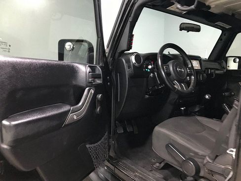 Used 2015 Jeep Wrangler Unlimited Sport w/ Connectivity Group AWD/4WD image 9