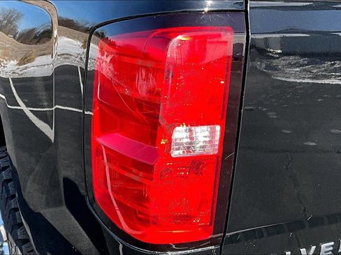 Used 2018 Chevrolet Silverado 2500 LT w/ Z71 Package, Off-Road image 32