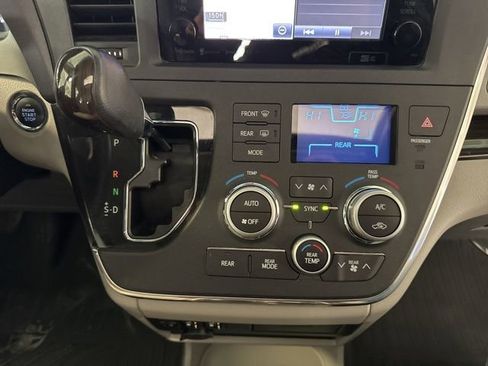 Used 2017 Toyota Sienna XLE w/ XLE Navigation Package image 24