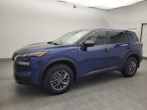 Used 2021 Nissan Rogue S AWD/4WD image 2