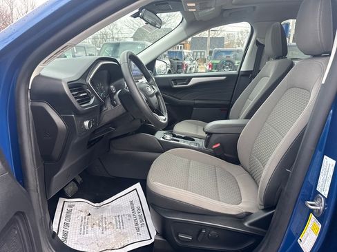 Used 2022 Ford Escape SE w/ SE Sport Appearance Package image 24