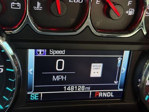 Used 2018 Chevrolet Silverado 1500 High Country image 31