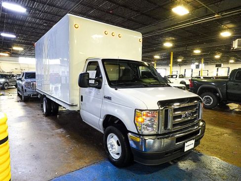 Used 2022 Ford E-450 and Econoline 450 Super Duty w/ Power Windows & Locks Group image 1