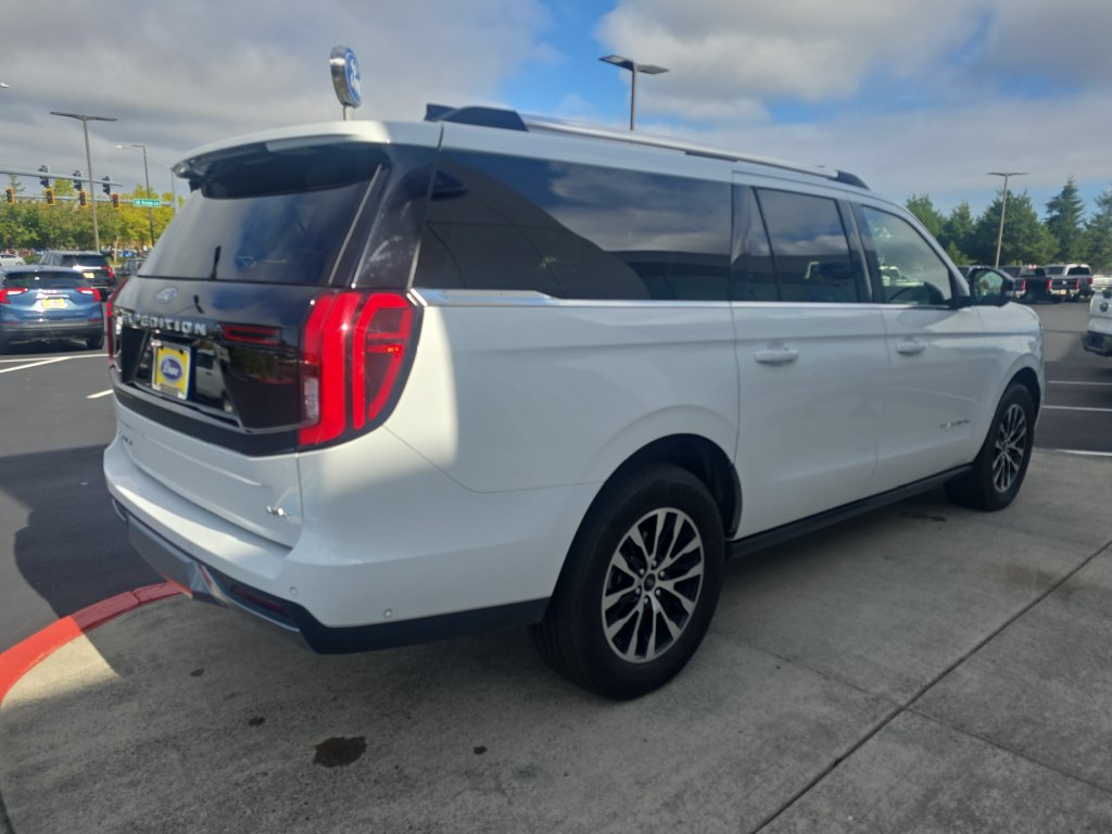 Used 2025 Ford Expedition Max Platinum AWD/4WD image 29