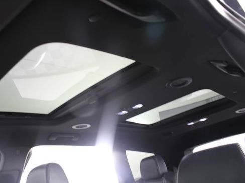 Used 2023 Buick Enclave Essence w/ Experience Buick Package image 9