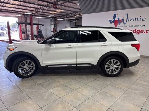 Used 2020 Ford Explorer XLT w/ Equipment Group 202A image 10