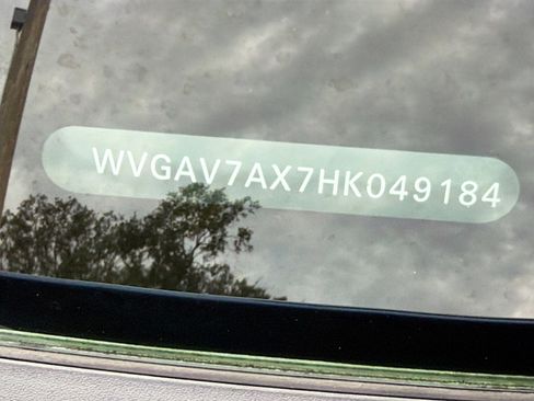 Used 2017 Volkswagen Tiguan Limited image 38