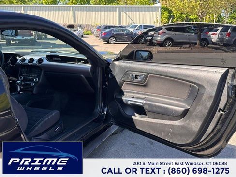 Used 2017 Ford Mustang Coupe RWD image 12