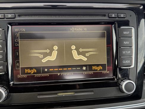 Used 2014 Volkswagen Beetle TDI image 7