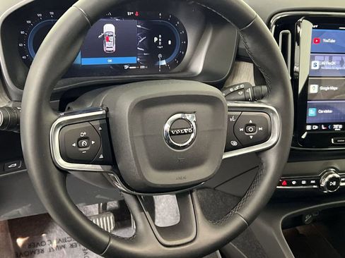 Certified 2025 Volvo XC40 B5 Plus image 13