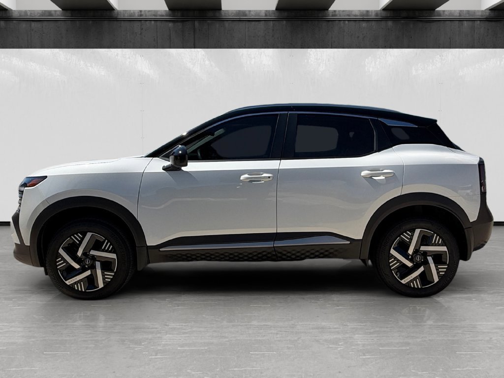 Used 2026 Nissan Kicks SV FWD image 2