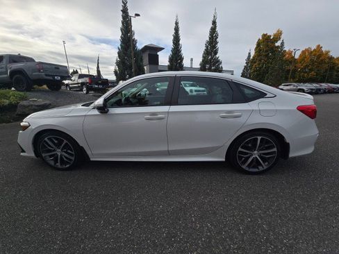 Used 2022 Honda Civic Touring image 7