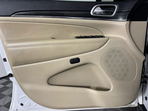 Used 2019 Jeep Grand Cherokee Limited w/ Luxury Group II AWD/4WD image 41