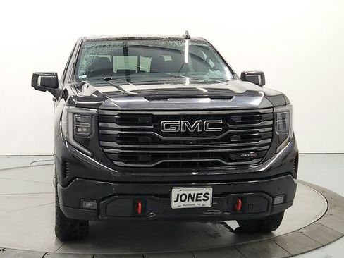 Used 2023 GMC Sierra 1500 AT4 w/ Technology Package AWD/4WD image 2