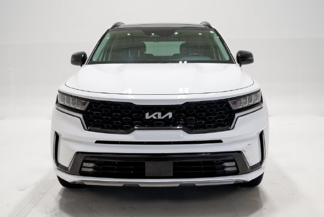 Used 2023 Kia Sorento EX w/ Panoramic Sunroof Package FWD image 4