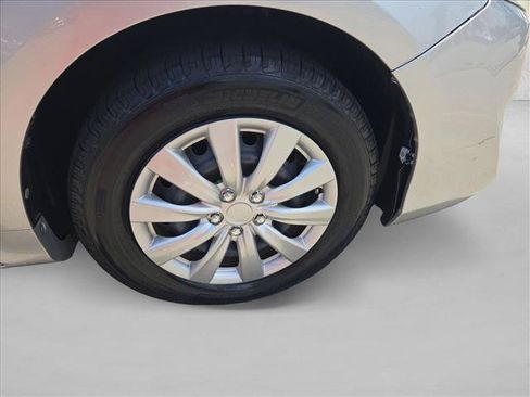 Used 2013 Toyota Camry LE FWD image 15