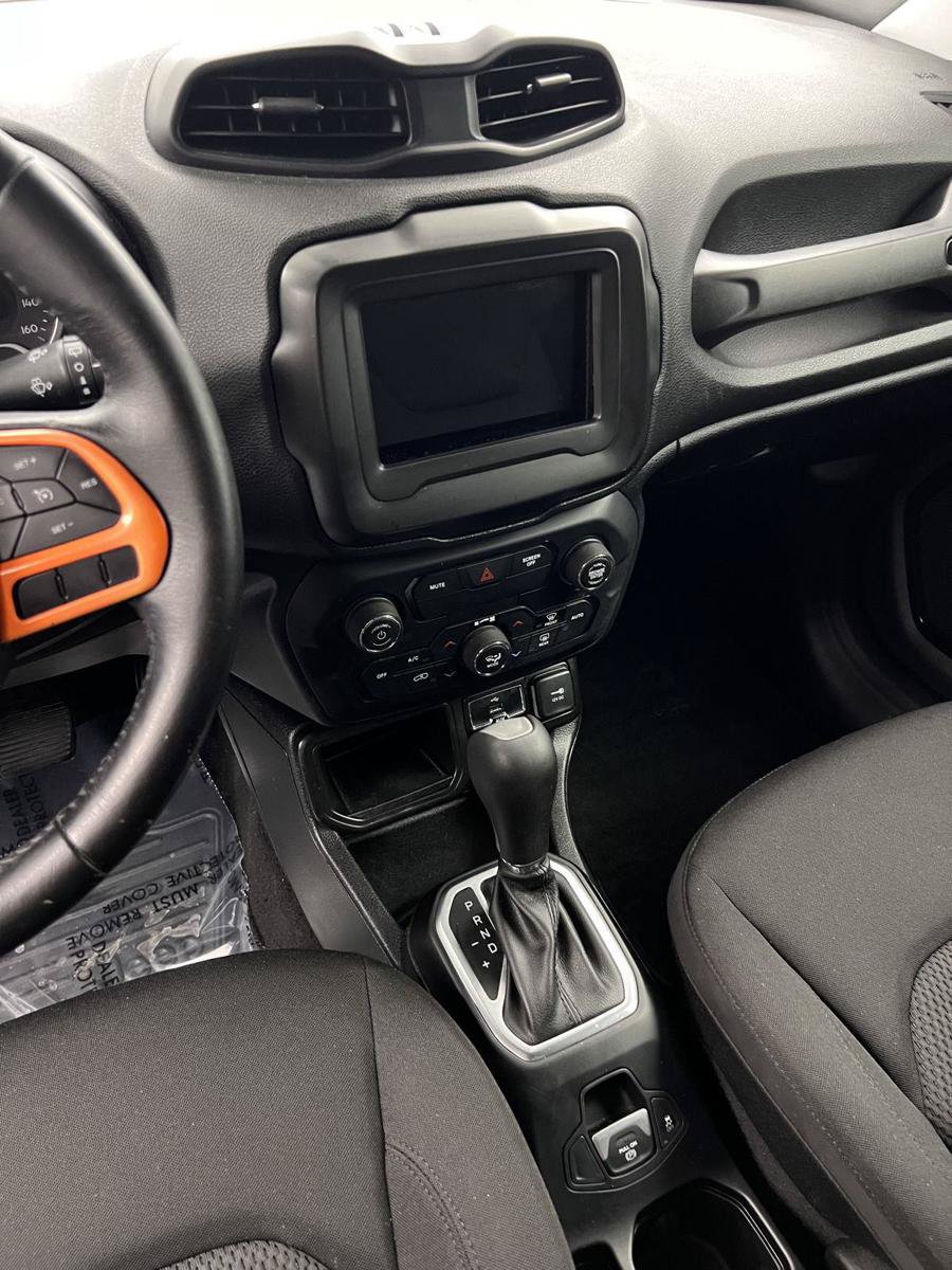 Used 2019 Jeep Renegade Altitude w/ Quick Order Package 2XM FWD image 5