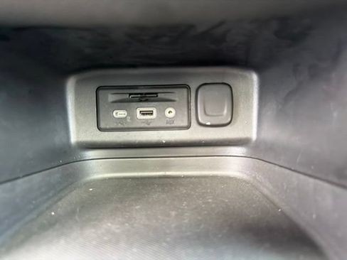 Used 2022 Chevrolet Equinox RS w/ RS Leather Package FWD image 31