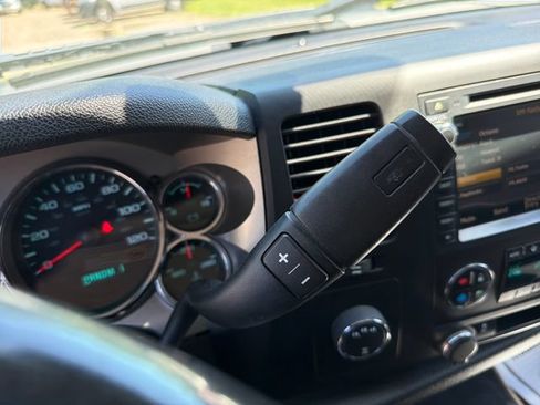 Used 2013 GMC Sierra 2500 SLE w/ SLE Preferred Package AWD/4WD image 23