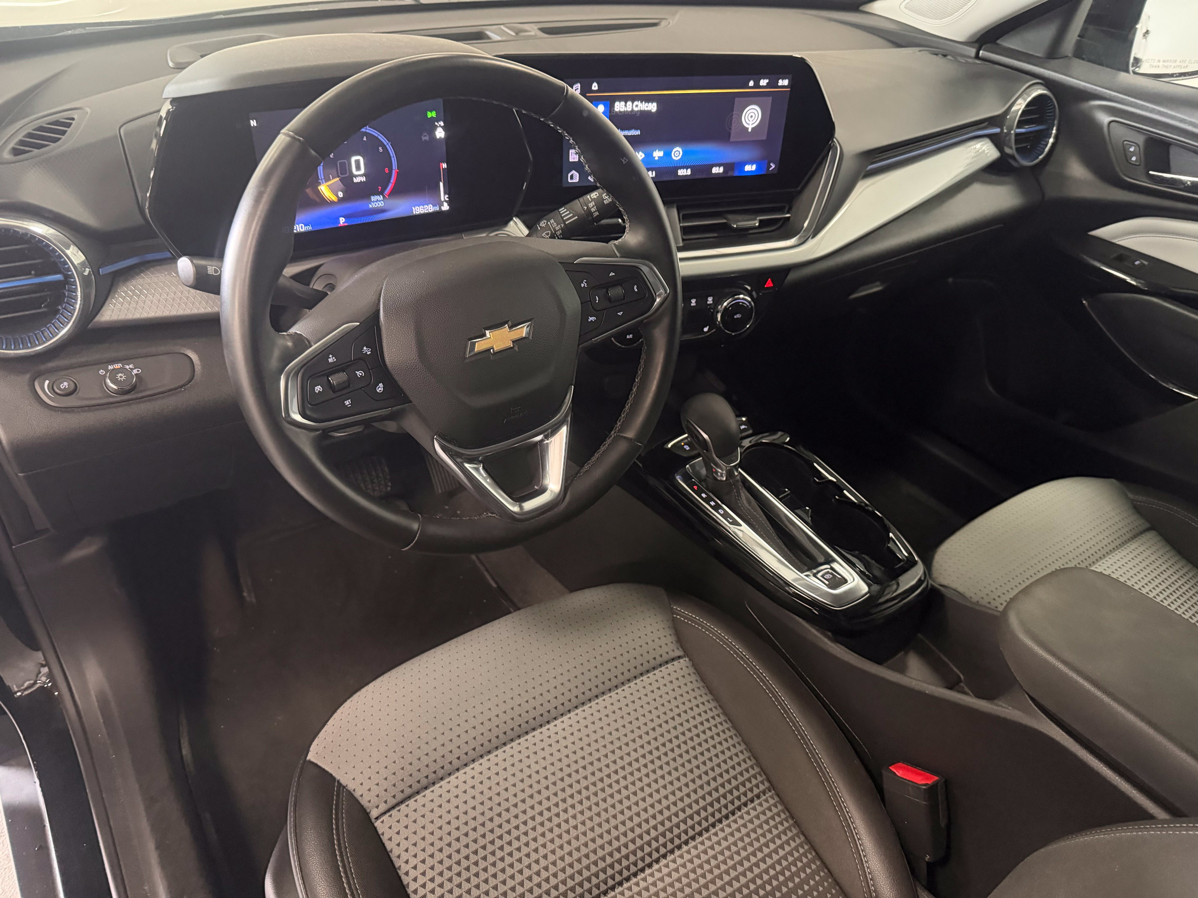 Used 2025 Chevrolet Trax LT w/ Driver Confidence Package FWD image 9