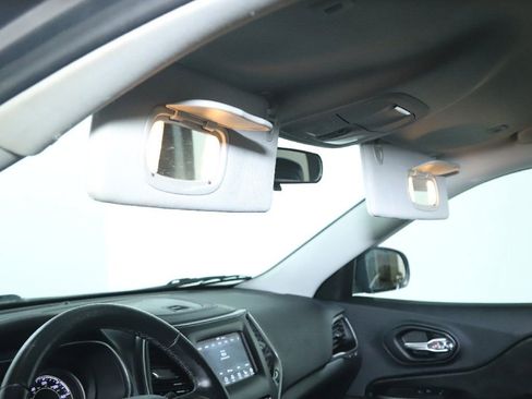 Used 2019 Jeep Cherokee Latitude Plus w/ Cold Weather Group image 19