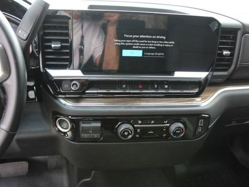 Used 2024 Chevrolet Silverado 2500 LT AWD/4WD image 27