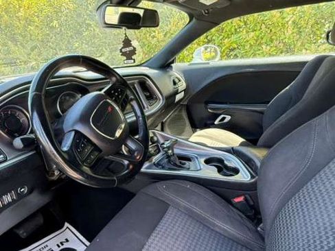 Used 2021 Dodge Challenger SXT RWD image 8