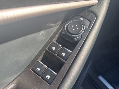 Used 2025 Ford Explorer ST-Line AWD/4WD image 10
