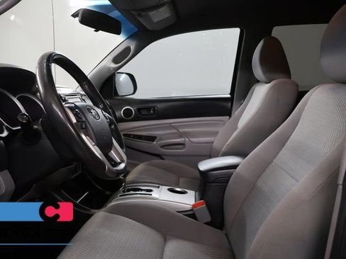 Used 2014 Toyota Tacoma PreRunner RWD image 11