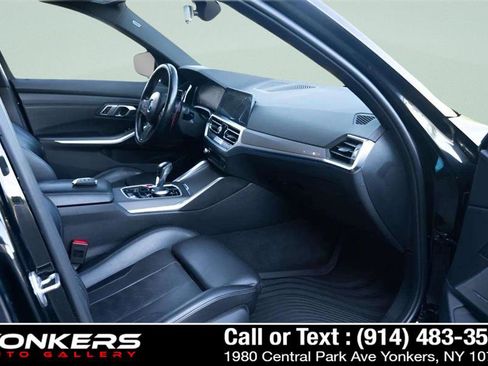 Used 2022 BMW M3 Competition w/ M Carbon Exterior Package image 23