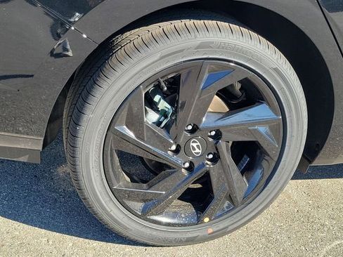 New 2026 Hyundai Elantra SEL Sport Premium image 24