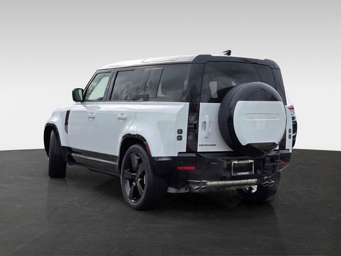 New 2026 Land Rover Defender 110 X-Dynamic SE AWD/4WD image 4
