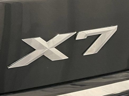 Certified 2024 BMW X7 xDrive40i w/ Premium Package image 24