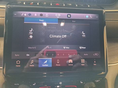 New 2025 Jeep Grand Cherokee L Limited RWD image 24