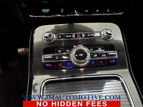 Used 2022 Lincoln Nautilus Reserve AWD/4WD image 19
