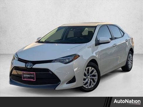 Used 2019 Toyota Corolla LE image 1