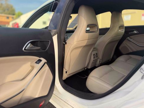 Used 2014 Mercedes-Benz CLA 250 image 17