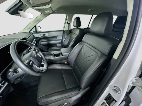 Used 2025 Hyundai Santa Fe SEL FWD image 13