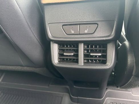 New 2026 Chevrolet Equinox ACTIV w/ Convenience Package III AWD/4WD image 16